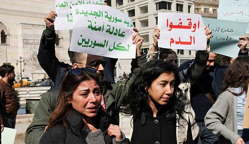 نزوح متواصل من أحياء 'بانياس' وانتشار أمني مشدد في 'جبلة'