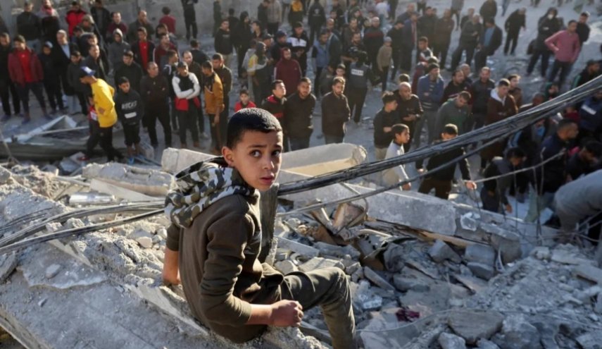 29 شهيدا حصيلة مجزرة قصف نازحي مدرسة حي التفاح في غزة