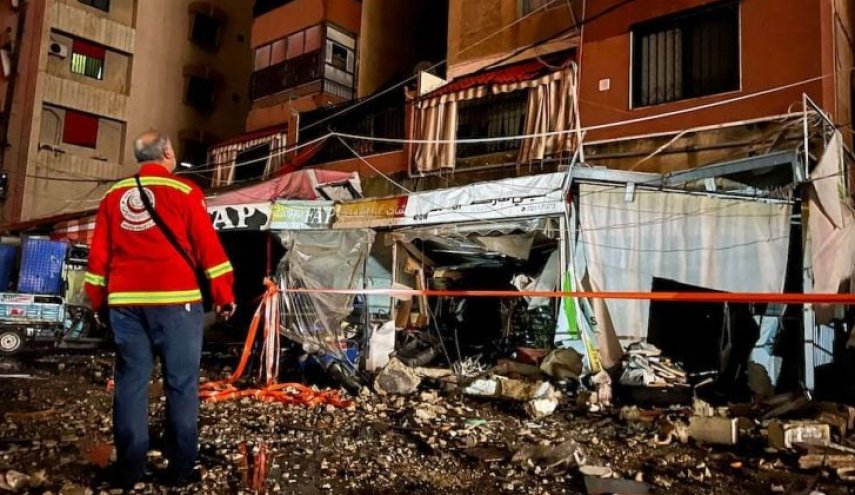غارة إسرائيلية تستهدف مبنى في بعلبك شرق لبنان

