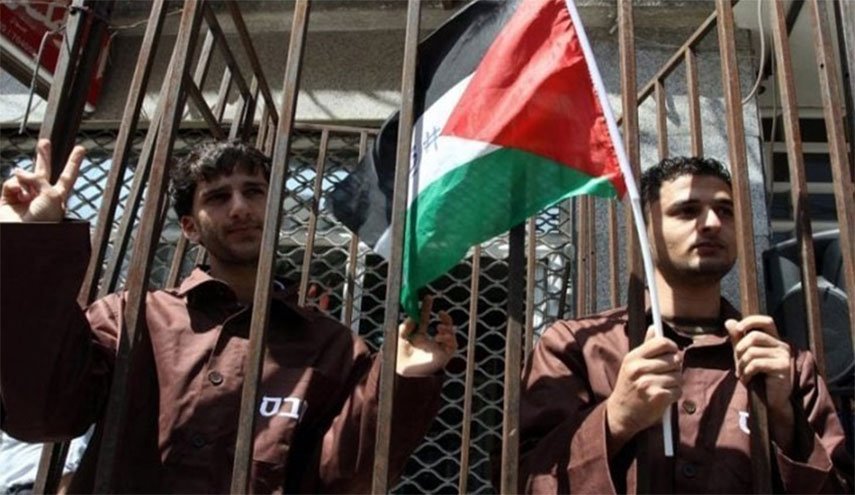 الجهاد تجدد العهد بتمسك المقاومة بتحرير الأسرى من سجون العدو
