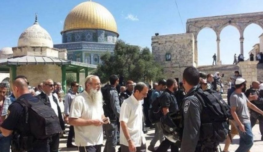 المستوطنون يواصلون انتهاكاتهم.. اقتحام المسجد الأقصى بحماية الاحتلال