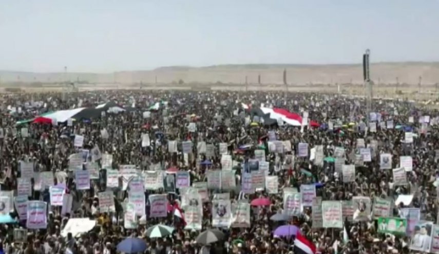 تحت شعار: 'لنصرة غزة.. بقوة الله هزمنا أمريكا وسنهزم إسرائيل'.. 
