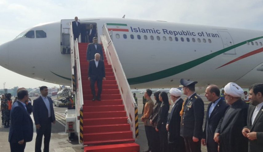 رئيس البرلمان الايراني يصل إلى جاكرتا