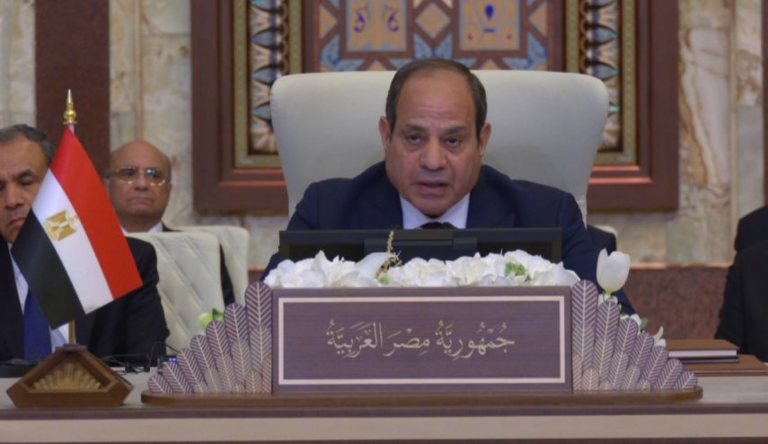 السيسي: نثمن جهود العراق في استضافة القمتين العربية والتنموية