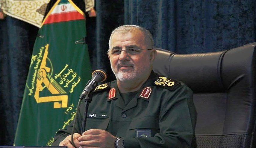 قائد الثورة يعين اللواء باكبور قائدا عاما لحرس الثورة الاسلامية