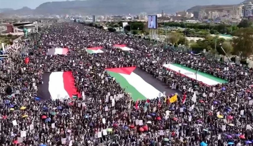 مسيرة مليونية في السبعين باليمن للتضامن مع غزة والجمهورية الإسلامية
