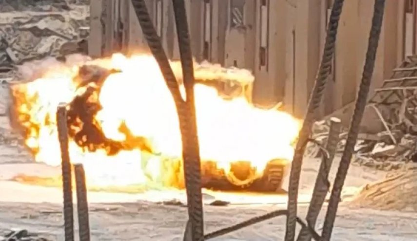 القسام تفجر 3 عبوات برميلية وتوقع جنود صهاينة بين قتلى وجرحى في خانيونس

