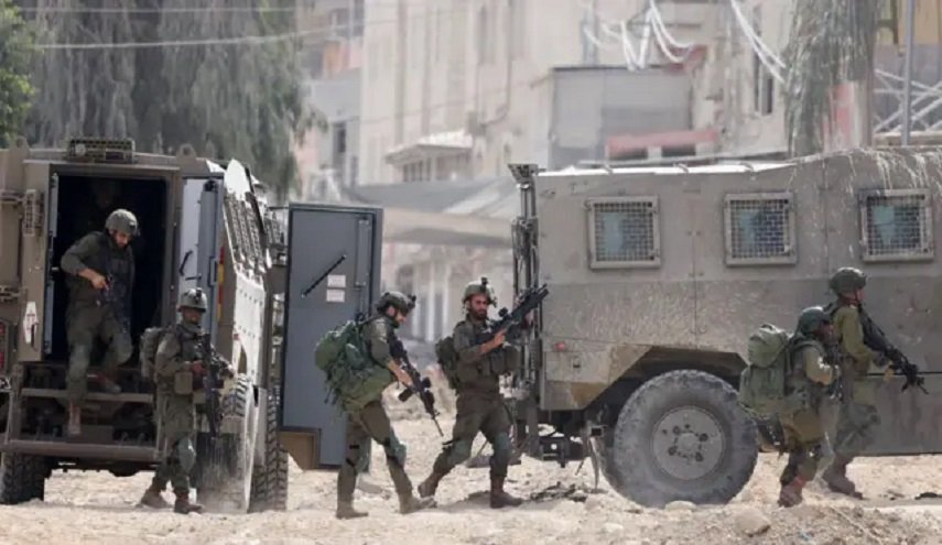 تصعيد إسرائيلي واسع في الضفة: تفجير منزل وسقوط جرحى واعتقالات