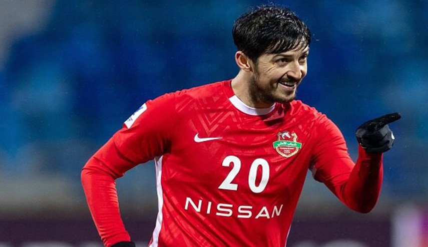 الاعب الايراني سردار أزمون يفوز بالكرة الذهبية الإماراتية