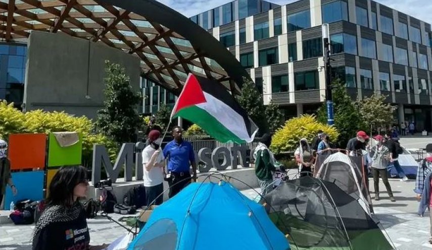 اقتحام مكتب مايكروسوفت بسبب تعاونها مع جيش الاحتلال