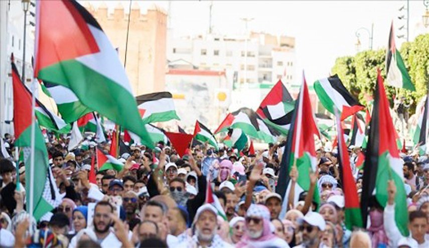 آلاف المغاربة يتظاهرون رفضا لإبادة وتجويع فلسطينيي غزة
