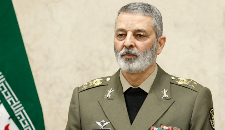 اللواء موسوي يؤكد على تطوير كفاءة الدفاع الجوي 