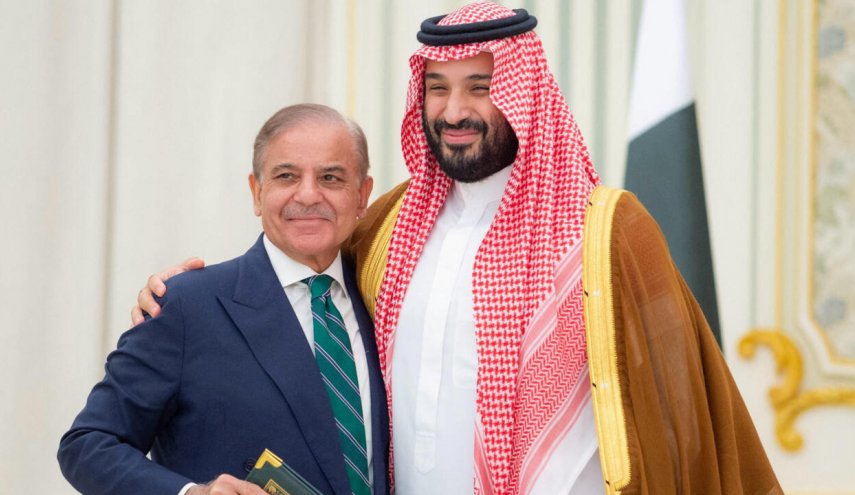 تساؤلات عربية حول توقيع اتفاقية الدفاع بين السعودية وباكستان