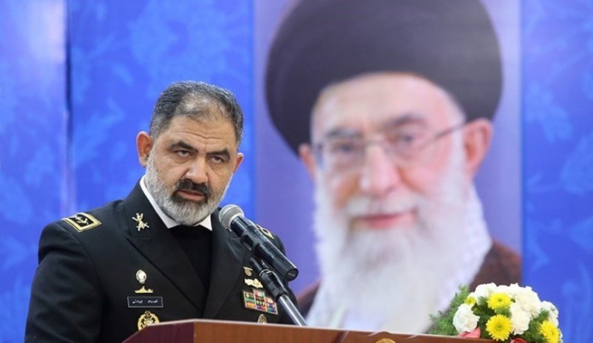 الأدميرال إيراني: العدو يسعى للنفوذ عبر الحرب المركّبة