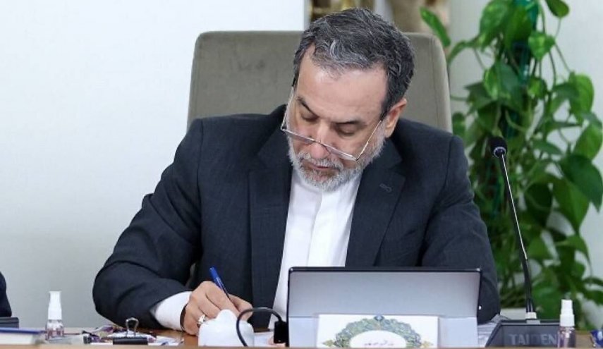 رسالة عراقجي لنظرائه بالعالم بشأن آلية الزناد
