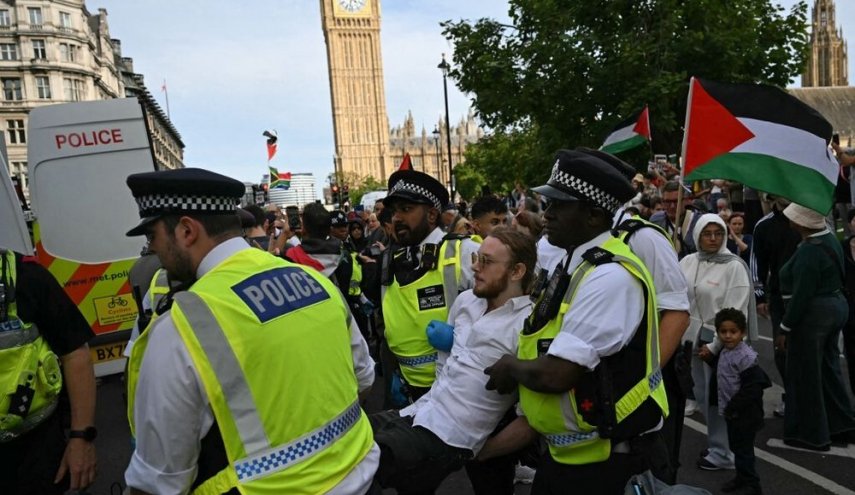 شرطة لندن تعتقل 442 شخصا خلال مظاهرة مؤيدة للفلسطينيين
