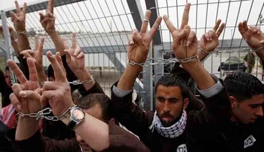 تسريبات عبرية: صفقة تبادل قد تشمل قادة بارزين في المقاومة