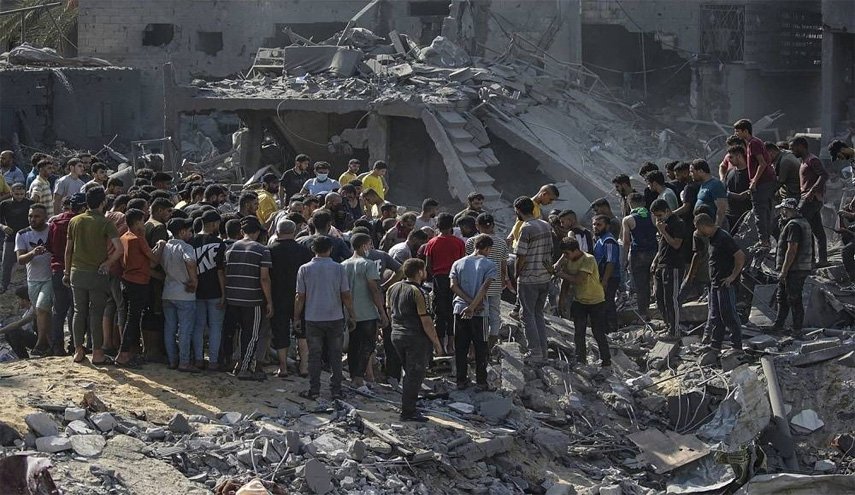 غزة: نحو 10 آلاف شهيد ما زالوا تحت أنقاض المنازل المدمرة