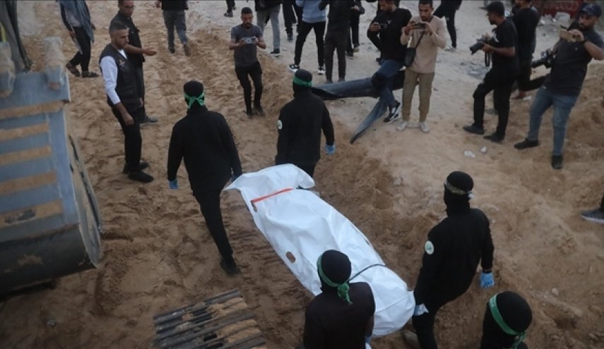 القسام تعلن انتشال جثتي أسيرين صهيونيين في غزة