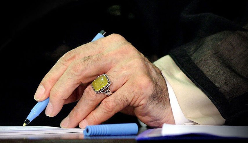 قائد الثورة الاسلامية يبعث برسالة الى الرياضية الإيرانية فرشته حسن زاده