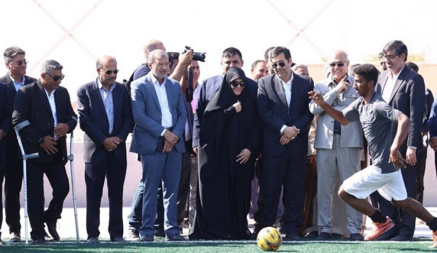 إيران تفتتح ملعبين لكرة القدم بالعشب الصناعي في جزيرة بوموسي