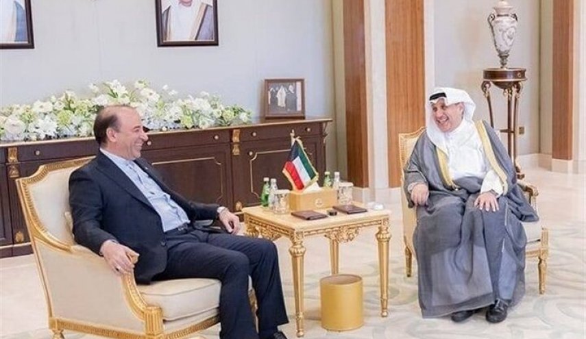 السفير الايراني يلتقي وزير الديوان الأميري الكويتي