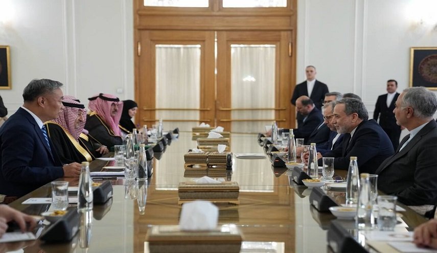 عراقجي يؤكد على تعزيز العلاقات مع دول الجوار ومنها السعودية