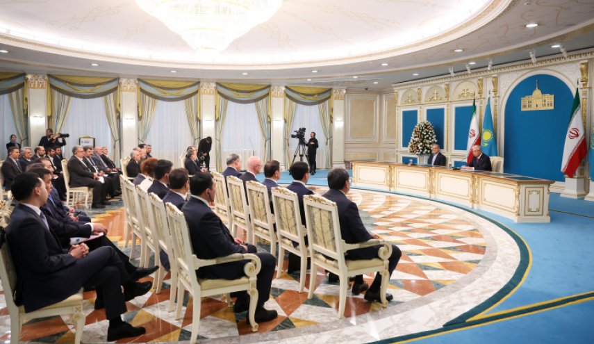 بزشكيان يؤكد اتخاذ الاجراءات لتطوير العلاقات التجارية مع كازاخستان