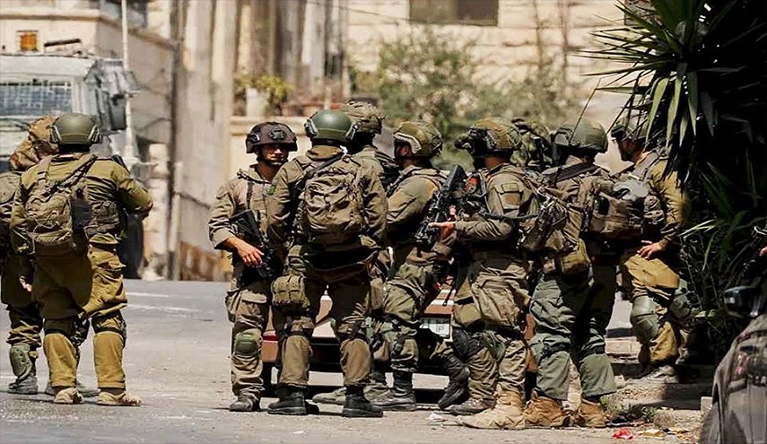 الاحتلال يعزز تواجده العسكري في طولكرم ويعتقل أسيرا محررا 