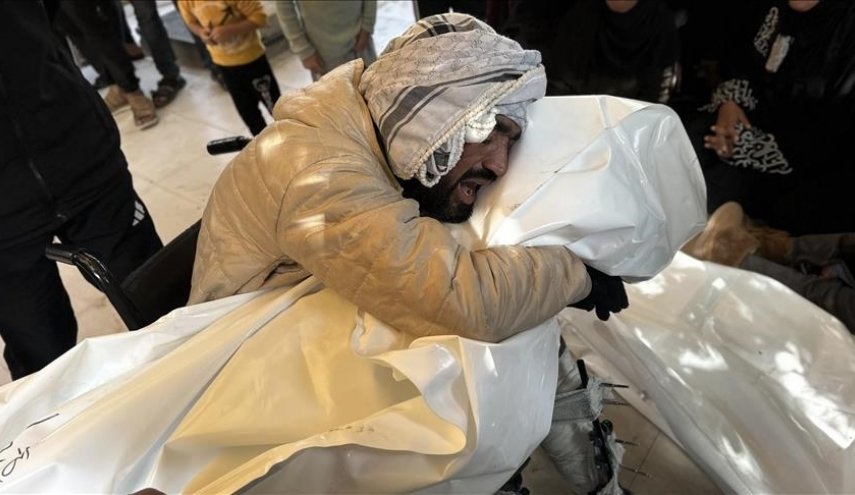 غزة تنزف بلا توقف.. عدد الشهداء يقترب من 71 الفاً