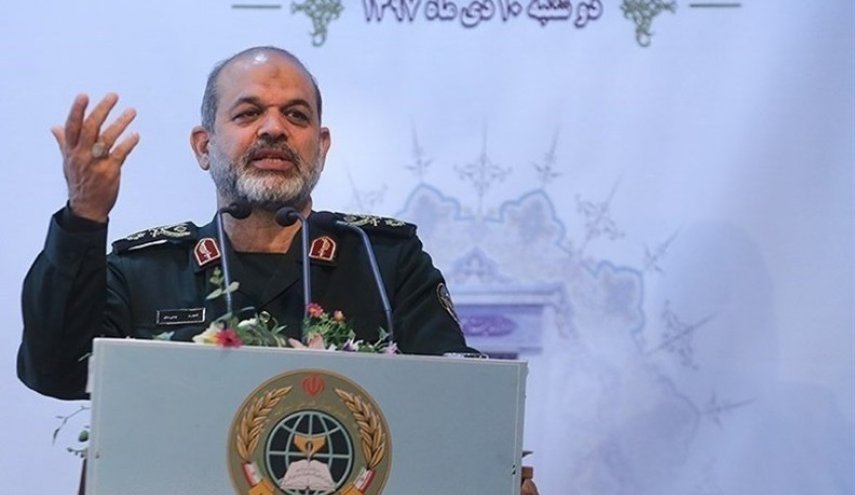 العميد وحيدي: لا يجرؤون على نزع سلاح حزب الله
