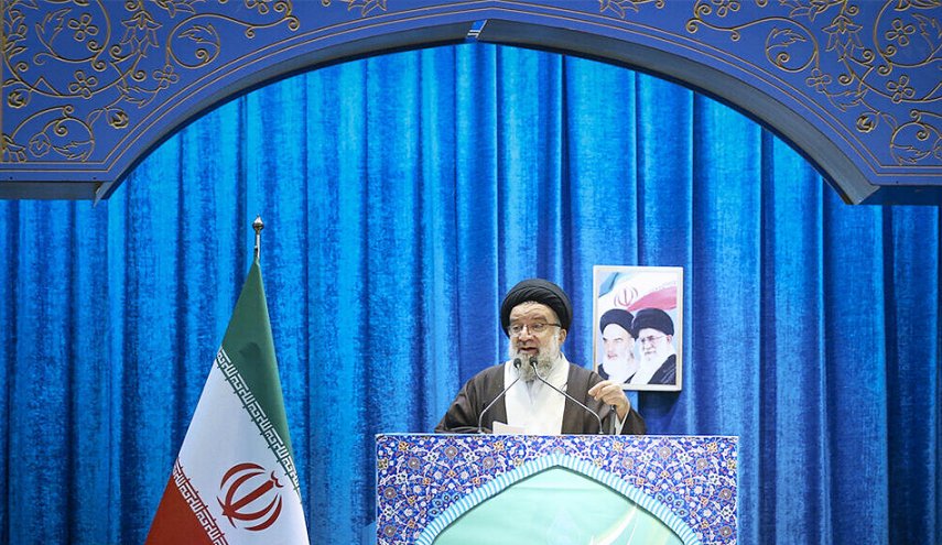 آية الله خاتمي: قوتنا الصاروخية باقية رادعة لكل من يحاول التعرض لنا