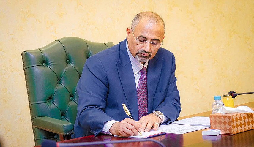 رئيس 'المجلس الانتقالي الجنوبي' يرفض التصريح لهبوط طائرة سعودية