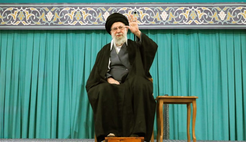 قائد الثورة: نعتبر ترامب مجرما بسبب الأضرار التي ألحقها بالشعب الإيراني