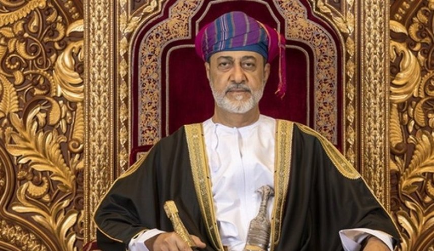 سلطان عمان يبعث برقية تهنئة إلى آية الله السيد مجتبى الخامنئي
