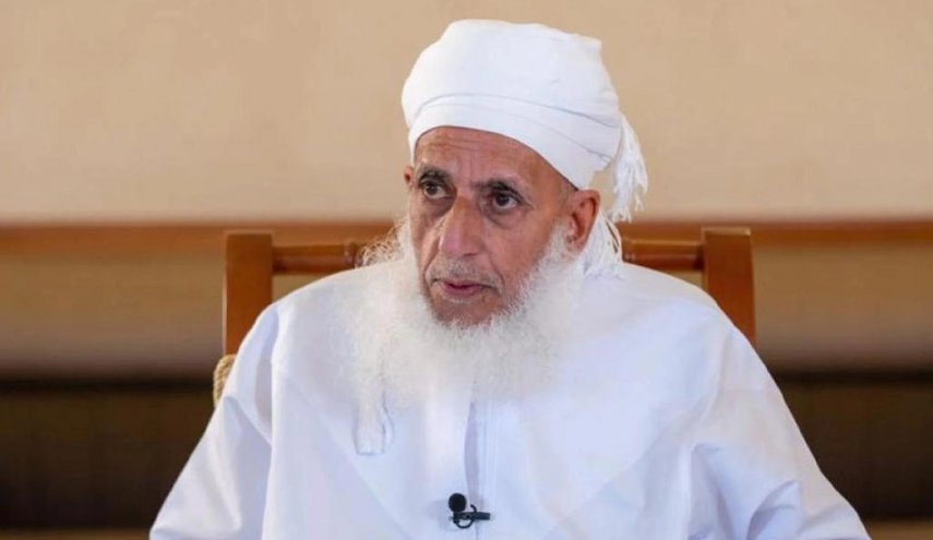 مفتي سلطنة عُمان يهنئ بانتخاب 