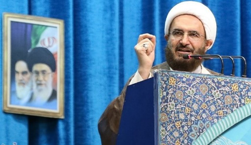 خطيب صلاة عيد الفطر بطهران: جبهة المقاومة متقدمة والنصر سيكون حليفا لها