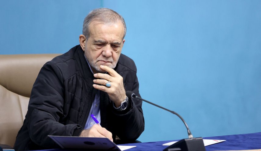 هكذا يرد بزشكيان على ادعاءات الأمريكيين بالتفاوض