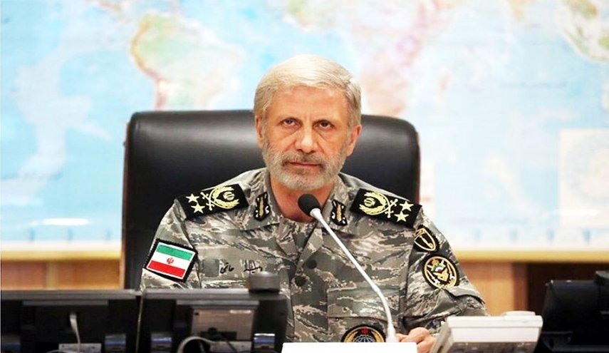 اللواء أمير حاتمي: منتسبو جيشنا يتسمون بالشجاعة والوفاء والبصيرة العالية