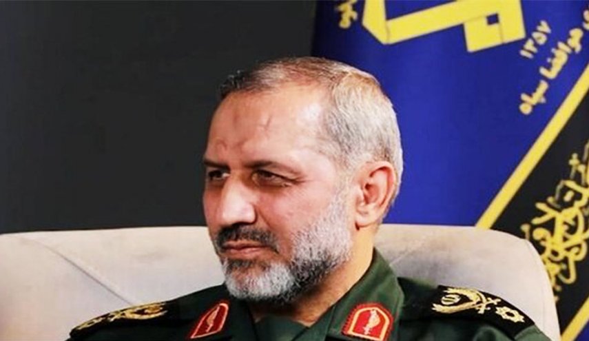 إله واحد، وقائد واحد، وطريقنا نصر إيران الأعز من الروح