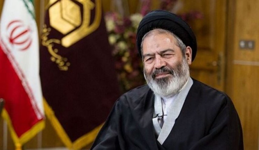 أول قافلة من الحجاج الايرانيين تتوجه الى الديار المقدسة