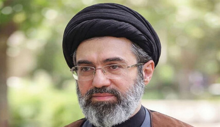 قائد الثورة الإسلامية: تقدم أي وطن مرهونٌ بجناحي العلم والعمل