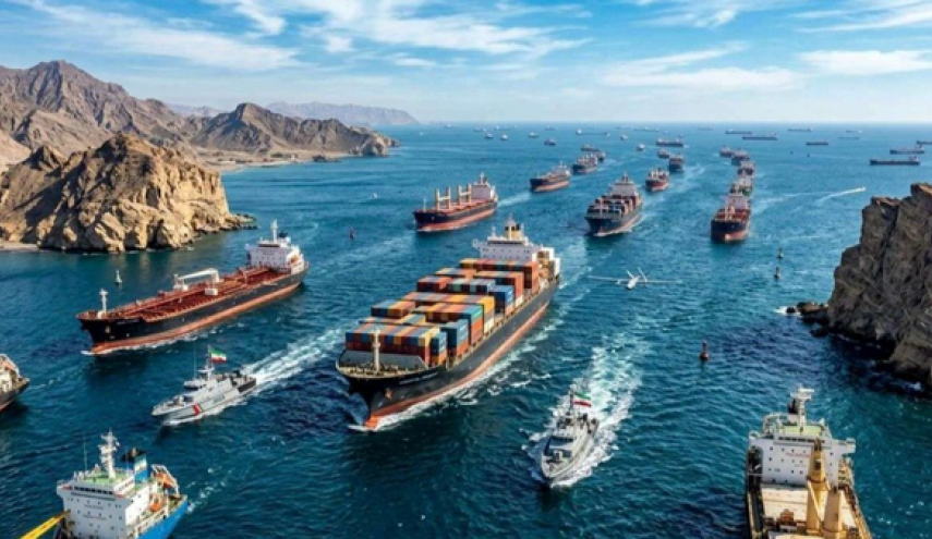 مسؤول: دول عديدة تجري اتصالات بايران لعبور مضيق هرمز
