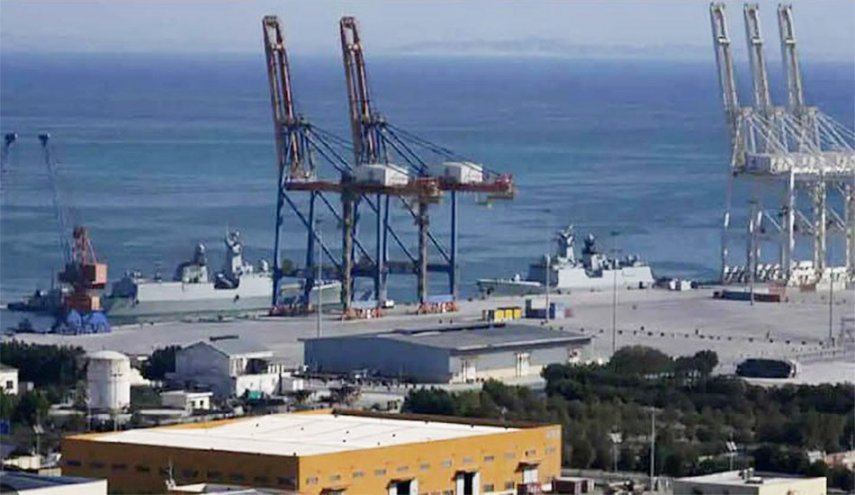 إيران تعزّز بدائلها اللوجستية.. الممر الباكستاني بديلاً عن موانئ الإمارات