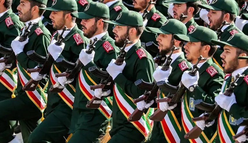 حرس الثورة الاسلامية ينفذ مناورات 'لبيك يا خامنئي'  في طهران