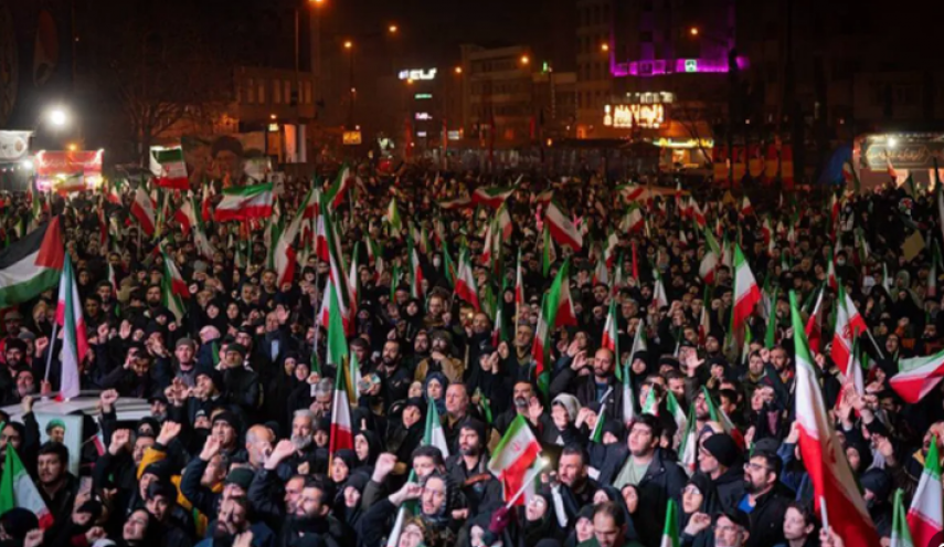 الشعب الإيراني: صمودٌ حطّم الآمال وقهر أعتى قوى الهيمنة والاستكبار
