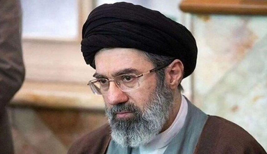 قائد الثورة: من إنجازات الدفاع المقدس الثالث القيمة ارتقاء ايران لمستوى قوة عظمى ومؤثرة