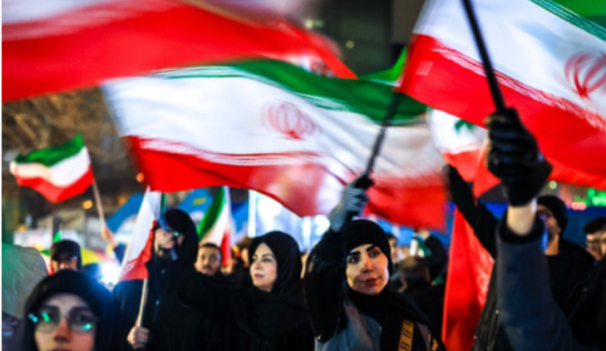 تحليل اليوم/ مؤشرات اعتراف العالم بتفوق إيران في المعركة ضد أمريكا