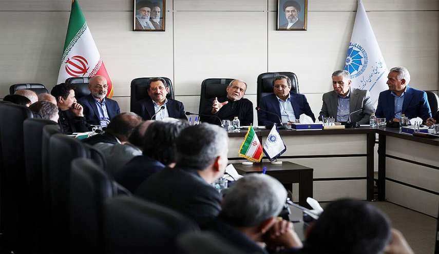 بزشكيان: أولويتنا ضمان احترام كامل حقوق شعبنا ولن نرضخ لمطالب العدو 