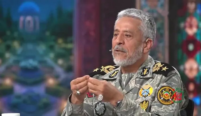 الأدميرال سياري: مضيق هرمز والخليج الفارسي يخضعان لسيطرة البحرية الإيرانية